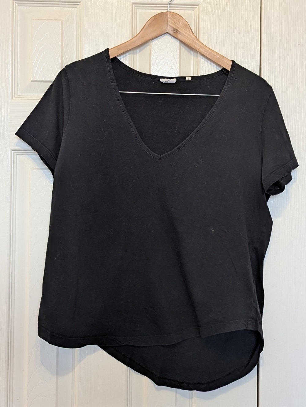 Kotn V-Neck Tee